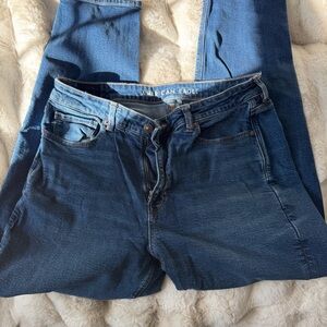 American Eagle Outfitters Women's Dark Blue Mom Jean